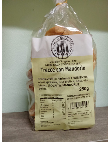 Trecce con mandorle